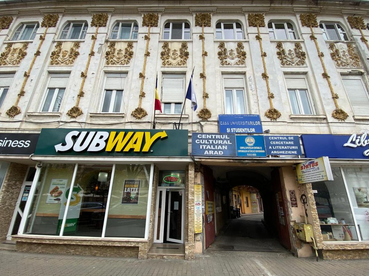 Apartament Super Central Cu Parcare Privata Apartment Arad Exterior photo